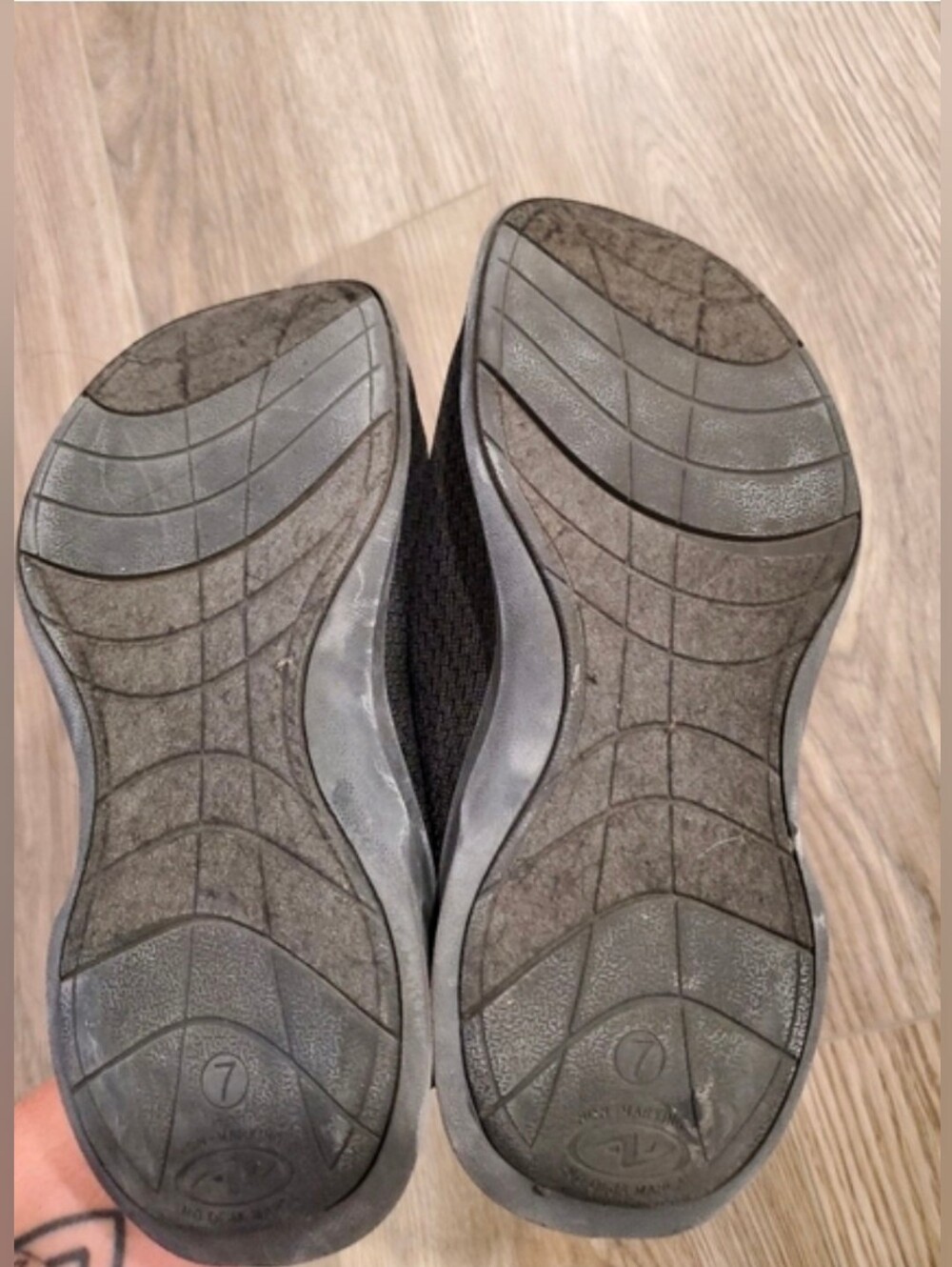 Work Shoes - Picture 3 of 3